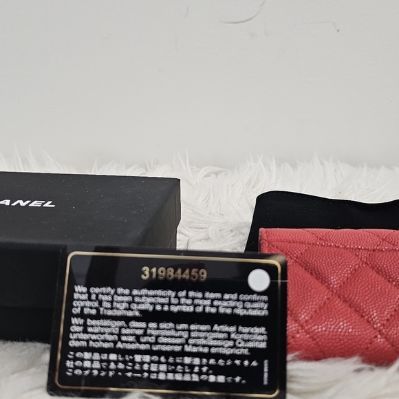 Classic Chanel Caviar leather, raspberry red. - Picture 5 of 5